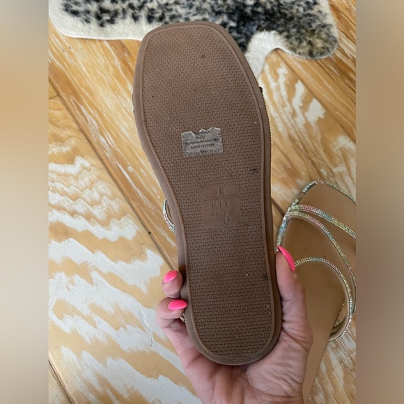 Rainbow rhinestone sandals size 9 worn twice (see images with missing stones) - Picture 3 of 5